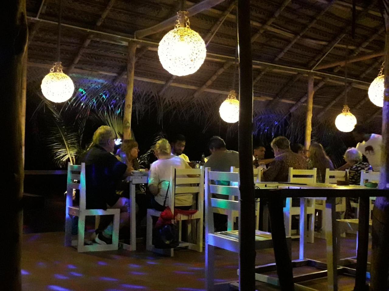 Yala Waves Beach Resort Kirinda  Exterior photo